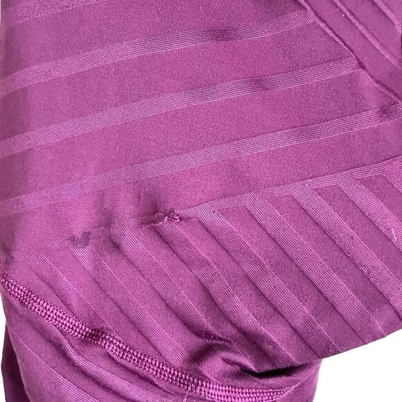 Lululemon Hot Like Agni Crop (23")Darkest Magenta - Picture 7 of 9